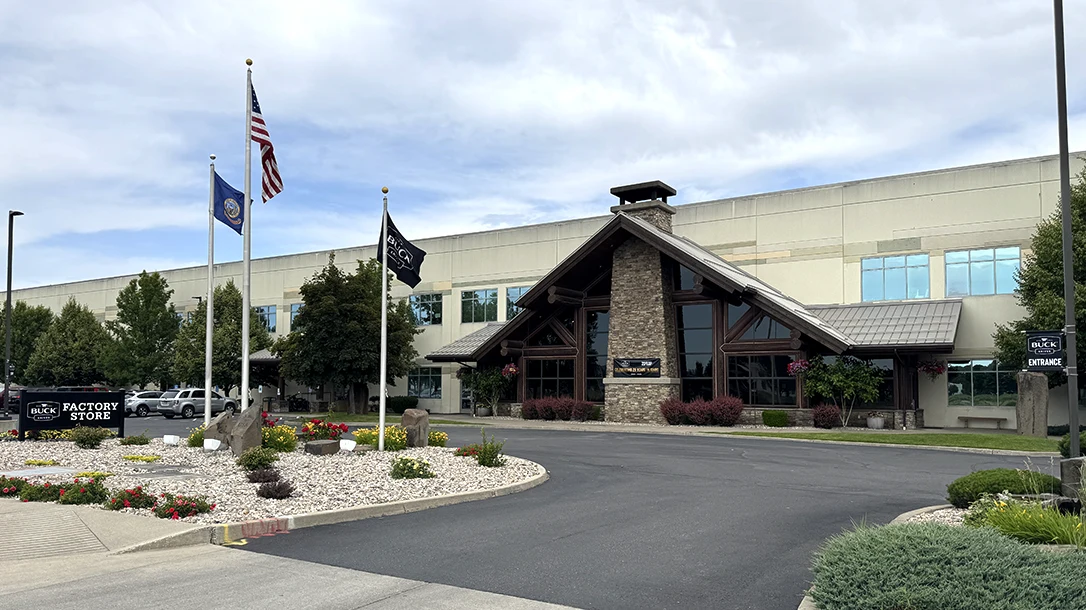 Buck Knives Factory Tour: Behind the Scenes of an Iconic Brand.