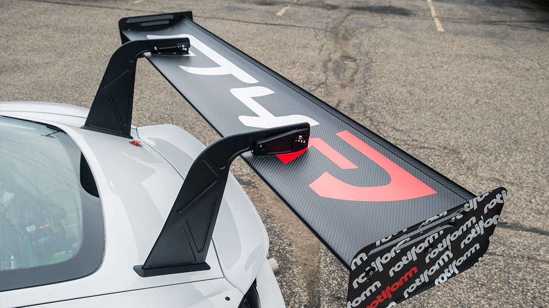 The Kellymoss GT4R merges Porsche engineering excellence with the ingenuity that has defined Kellymoss’s racing dominance for more than three decades.